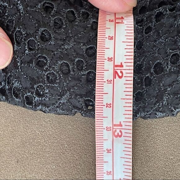 Express Editor Black Eyelet Lace Shorts 2 - Picture 7 of 8